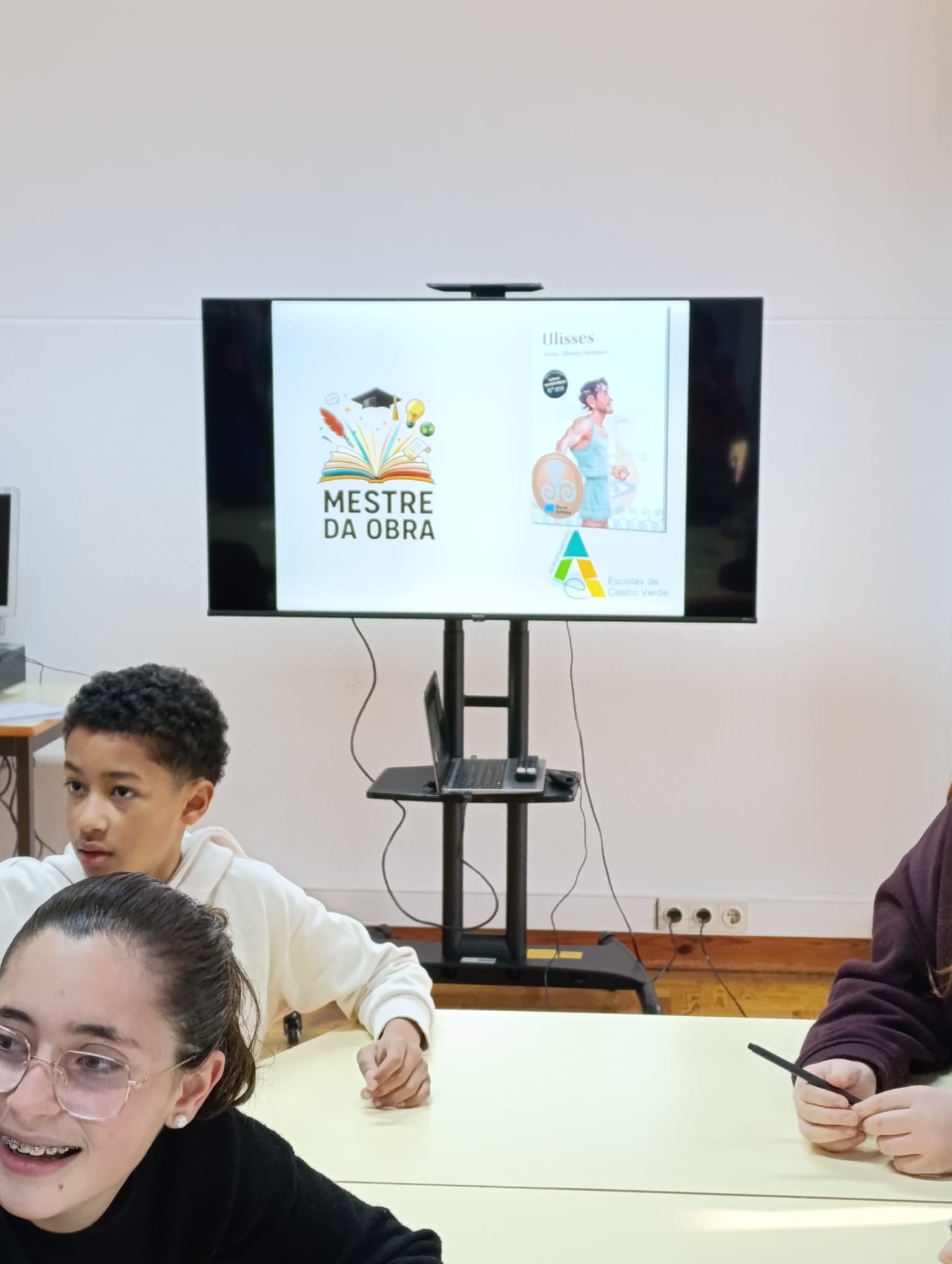 Apresentação do projeto Mestre da Obra no ecrã